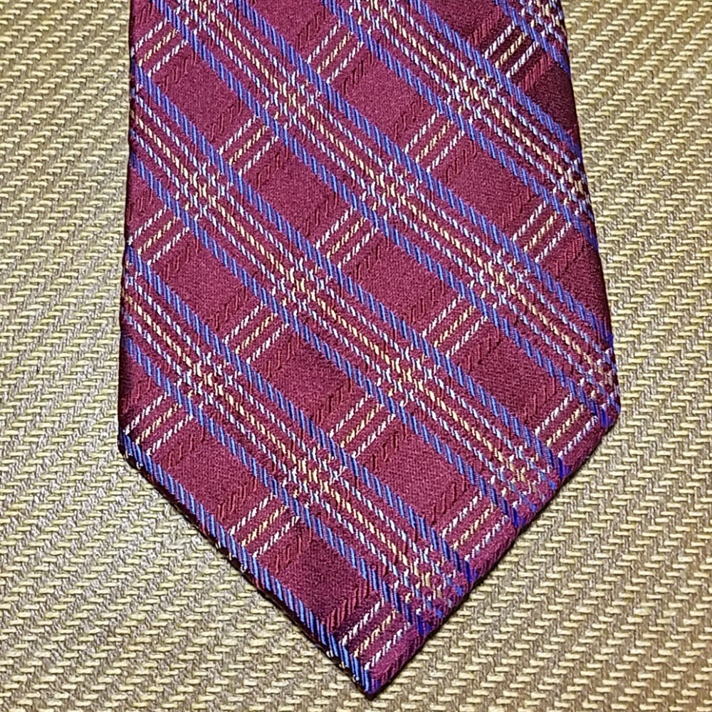 Forsyth Tie Burgandy Squared